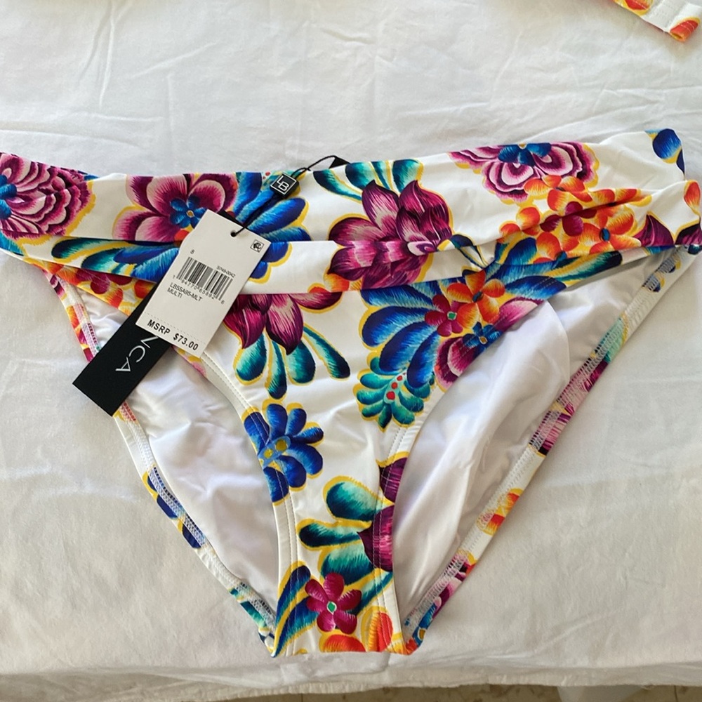 LaBlanca Floral Bikini - Picture 2 of 7